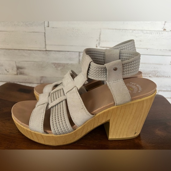 Dr. Scholl's women’s Blossom Vapor Grey block sandals in size 7. - Picture 2 of 9